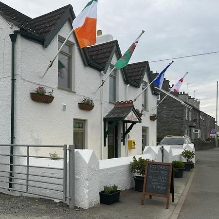 Holland Hotel Llanfachraeth Exteriör bild
