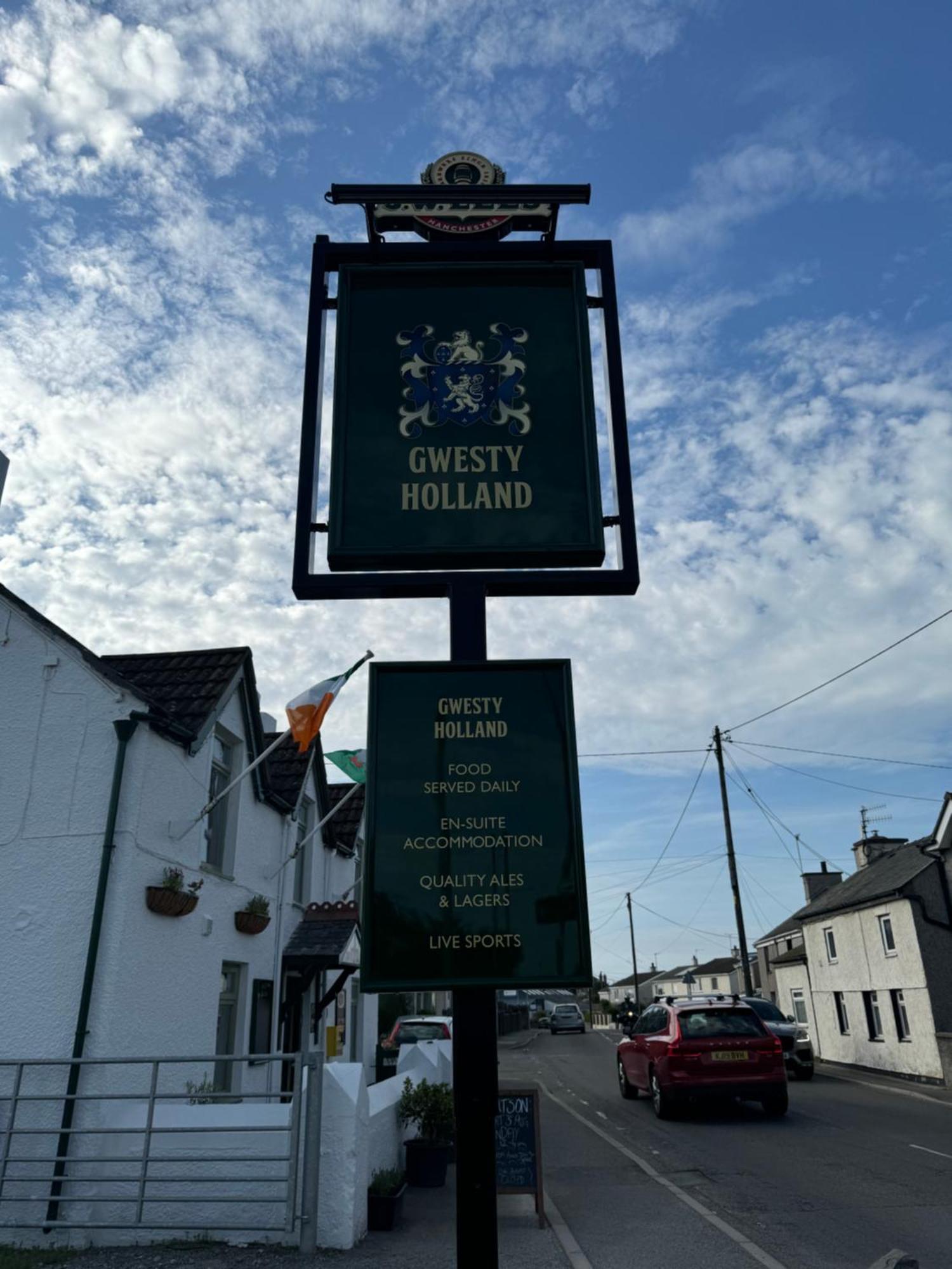 Holland Hotel Llanfachraeth Exteriör bild